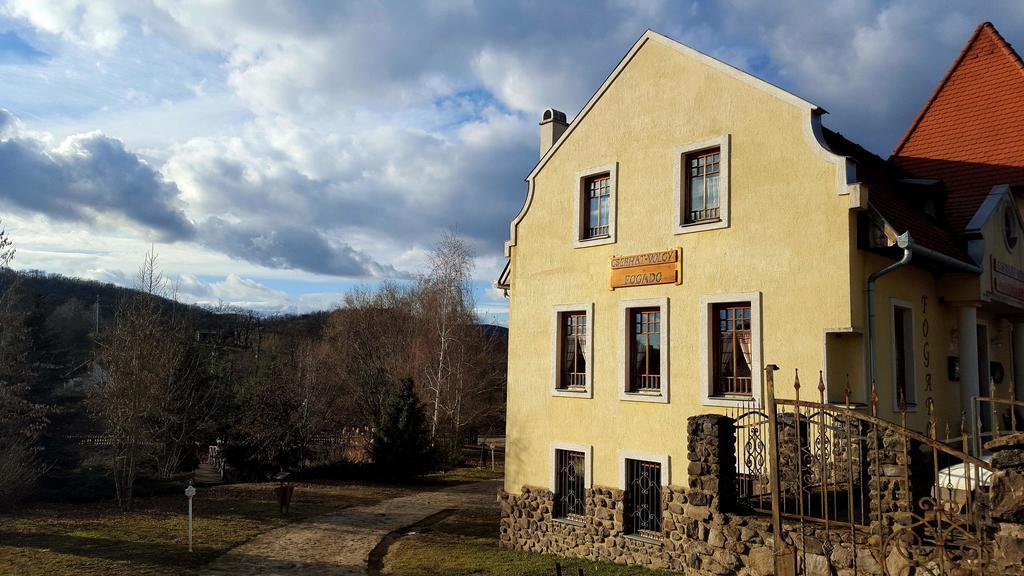 Cserhatvoelgy Panzio Alsotold Exterior photo